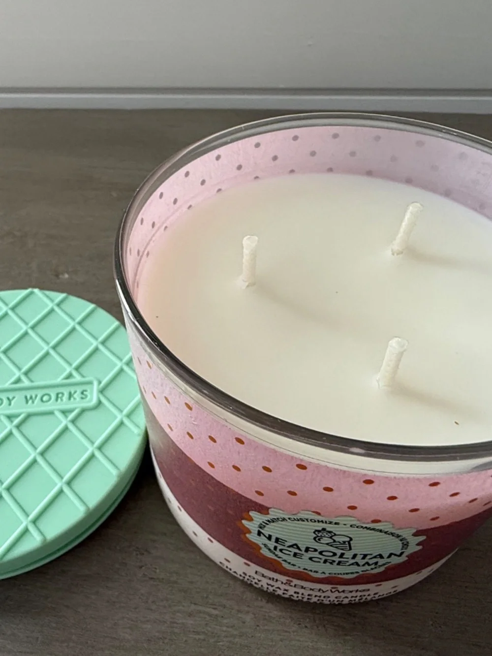 Bath & Body Works Candle Neapolitan Ice Cream 3 Wick New